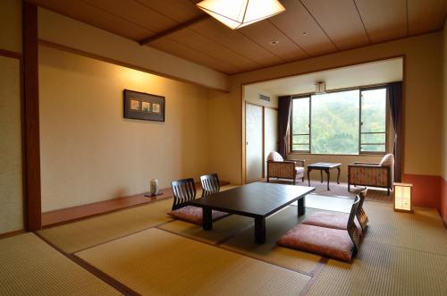 Jozankei Manseikaku Hotel Milione - Accessibility and Transportation