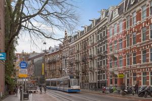 Marnix Design: Downtown Dream - Neighborhood and Accessibility