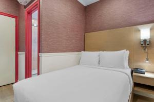 Mayfair Hotel, Ascend Hotel Collection - Accessibility and Transportation