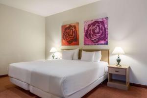 NH Atlanta Rotterdam Hotel - In-Room Features