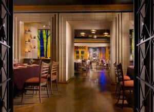 Omni Los Angeles Hotel - Dining Options and Cuisine