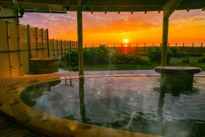 Ooedo Onsen Monogatari Premium Shiomiso - Convenient Amenities and Facilities