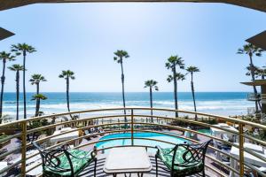 Pacific Terrace Hotel - Guest Services and Activities