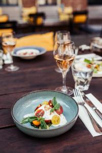 Post-Plaza Hotel & Grand Café - Ratings and Reviews