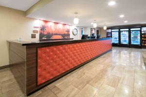 Ramada by Wyndham Burbank Airport - Guest Reviews and Feedback