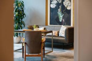 Renaissance Los Angeles Airport Hotel - Guest Ratings and Experiences
