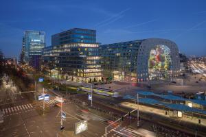 Savoy Hotel Rotterdam - Accessibility and Nearby Attractions