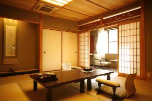 Sennennoyu Koman - Dining and Cuisine
