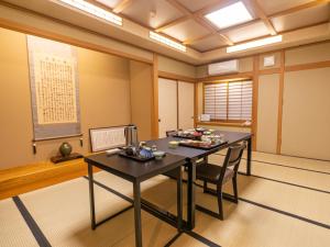 Shimaya - Guest Services