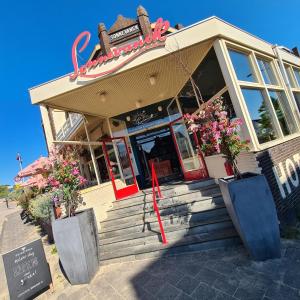 Sonnevanck Wijk Aan Zee - Room Types and Amenities