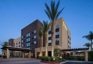 SunCoast Hotel Anaheim, Tapestry Collection by Hilton - Getting to the Hotel