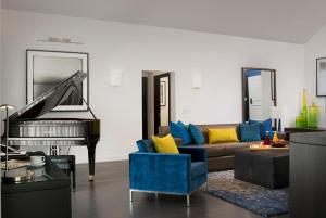 Sunset Marquis Hotel - Dining and Culinary Offerings