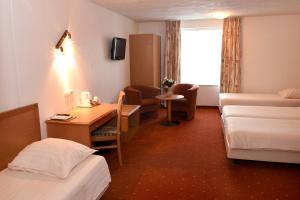 SuyderSee Hotel - Guest Reviews and Highlights
