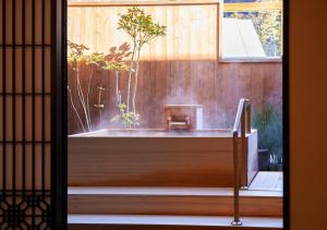 Tateshina Shinyu Onsen - Natural Hot Spring Baths