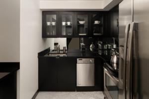 The Manhattan Club - Parking and Transportation Options