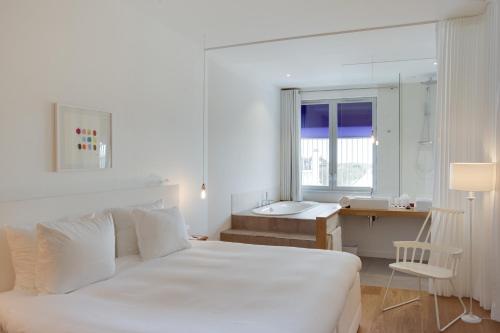 Vesper Hotel - Policies and Check-in/Out