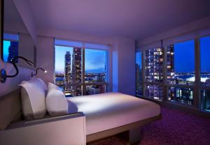 YOTEL New York Times Square - Convenient Services