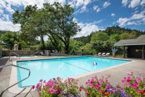 Benbow Historic Inn - Policies and Check-in