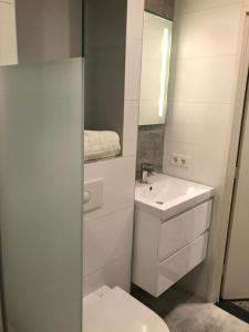Boutique Hotel B&B De Zwammenberg - Policies and Restrictions