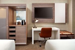 Cambria Hotel & Suites Anaheim Resort Area - Policies and Regulations