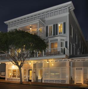 Catalina Island Inn - Check-in and Check-out