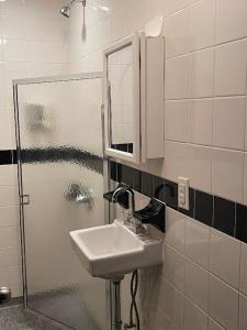 Chelsea Rooms NYC - Guest Policies and Procedures