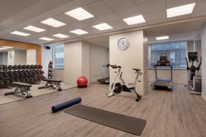 DoubleTree by Hilton New York Downtown - Nearby Attractions and Accessibility