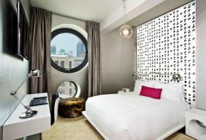 Dream Downtown, by Hyatt - Booking Policies