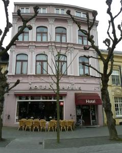 Dupuis Hotel - Nearby Attractions