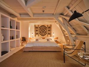 Eco Hotel Plantage Rococo - Location and Transportation