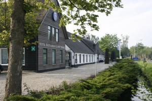 Fletcher Hotel-Restaurant De Witte Brug - Nearby Attractions and Activities