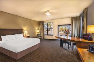 Gaia Hotel & Spa Redding, Ascend Hotel Collection - Nearby Attractions and Activities