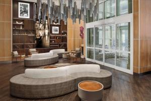 Hampton Inn Times Square Central - Convenient Amenities and Facilities