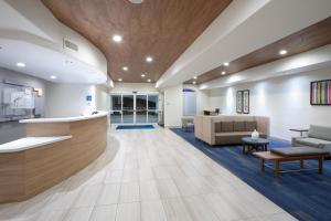 Holiday Inn Express & Suites Yosemite Park Area, an IHG Hotel - Getting to the Hotel