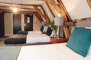 Hotel Corner House - Guest Ratings and Experiences