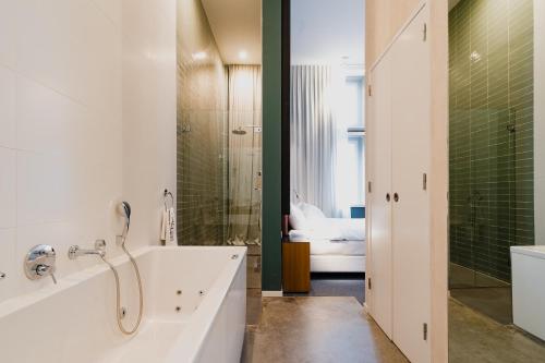 Hotel De Hallen - Guest Reviews