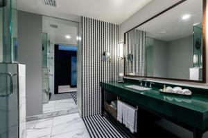 Hotel Indigo - Los Angeles Downtown, an IHG Hotel - Guest Experience and Highlights
