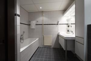 Hotel Zwartewater - Questions About Staying Here