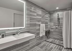 Hyatt Centric the Pike Long Beach - Accessibility and Pet Policy