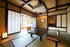 Izumiya Zenbe - Reservations and Rates