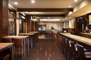 Juniper Hotel Cupertino, Curio Collection by Hilton - Nearby Attractions and Activities