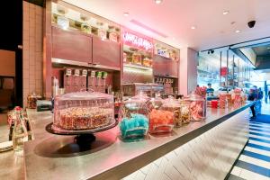 Kixby Hotel: A Comprehensive Review - Dining and Recreation