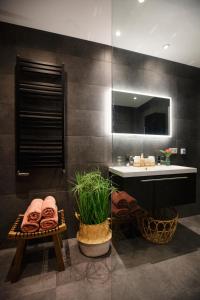 LOFT 188 Luxury Apartment Hotel - Nearby Attractions