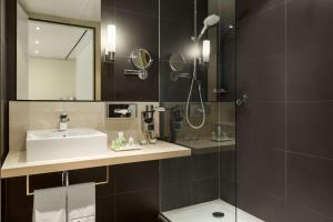 NH Amsterdam Zuid - Additional Services and Accessibility