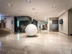 Pullman Eindhoven Cocagne - Transportation and Accessibility