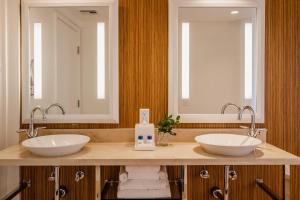 Riviera Resort Palm Springs - Guest Feedback and Ratings