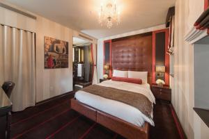 Sanctuary Hotel New York - Transportation and Parking Options