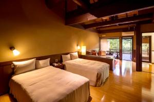 Satonoyu Waraku 13 Years or Older - Distance to Attractions