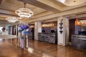 Sheraton Universal - Policies and Check-in/Check-out