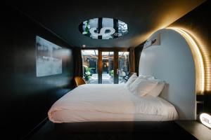SUPPER Hotel - Check-in and Check-out Details
